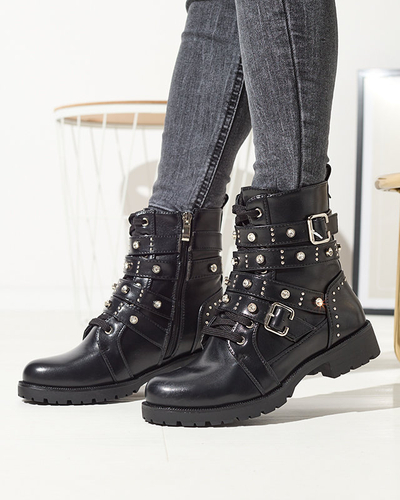 OUTLET Dámske čižmy so zirkónovými pásikmi v čiernej farbe Vaveri- Obuv