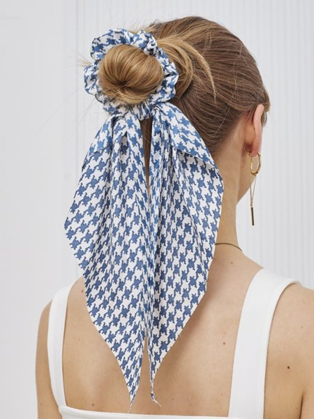 Royalfashion Gumička do vlasov s károvanou stuhou Kratella