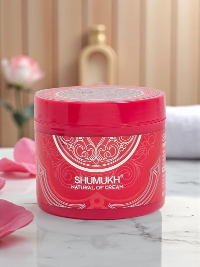 Krema za obraz in vrat z učinkom posvetlitve in vlaženja Deep Pink