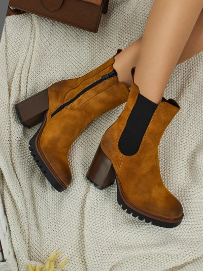 Ženski gležnjarji iz eko semiša s peto Soreya