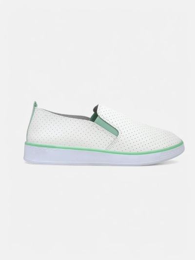 Royalfashion Dámske perforované slip-on topánky Kassias