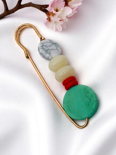 Dekoratívna dámska brošňa s drahokamami Gem Bloom