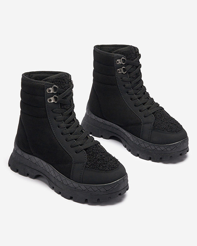 OUTLET Dámske zateplené trapérové čižmy v čiernej farbe Wosser- Obuv