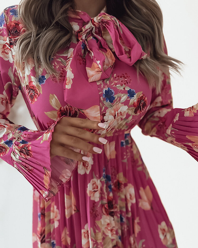 Royalfashion Dámske kvetinové mini šaty