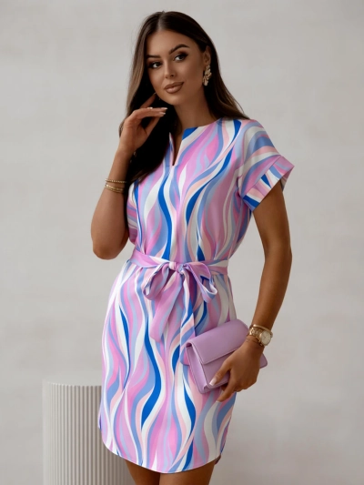 Royalfashion dámske šaty po kolená s krátkymi rukávmi a viazaním v rôznych prúžkoch