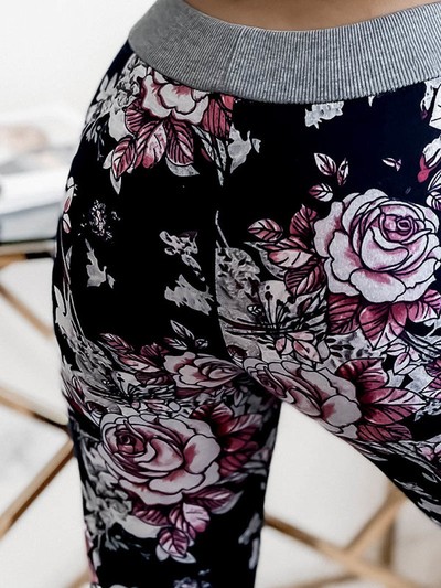 Kvetinové 3/4 dámske šortky v námorníckej modrej a ružovej PLUS SIZE - Oblečenie