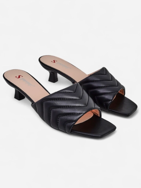 Royalfashion nízke papuče s reliéfom Pellos