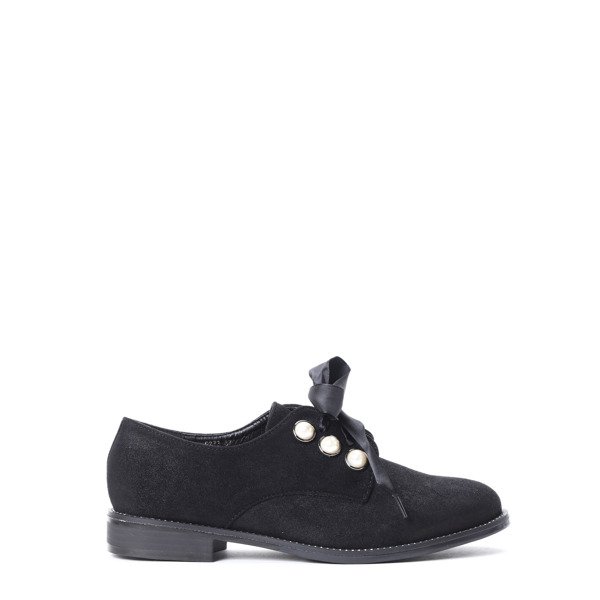 Czarne półbuty z perełkami Perle- Obuwie