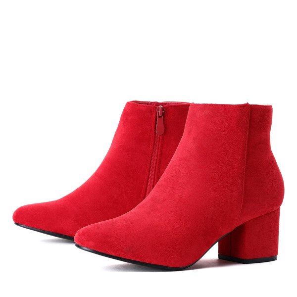 Czerwone botki na niskim słupku Lyanna- Obuwie