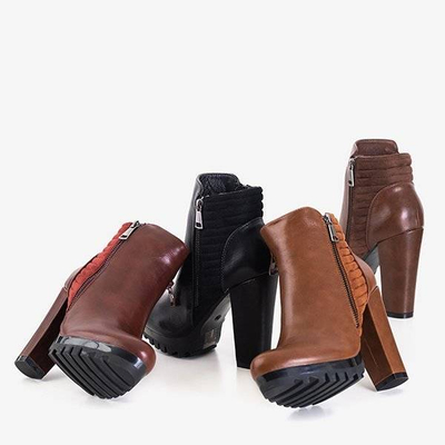 OUTLET Čierne dámske čižmy na stĺpiku s ozdobným zipsom Santiago - Obuv