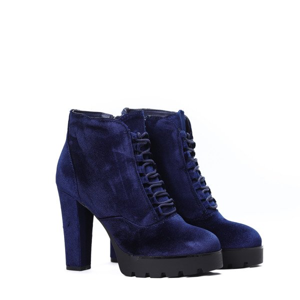 Granatowe, welurowe botki na słupku Megan- Obuwie