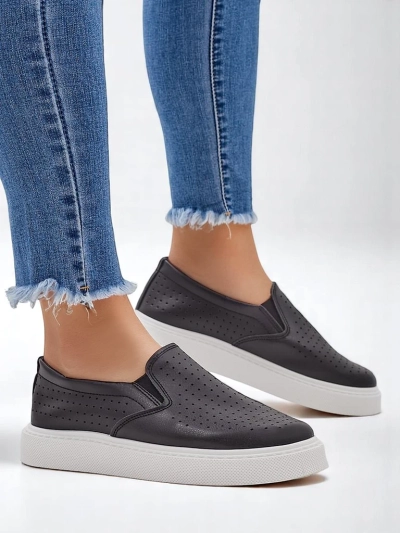 Royalfashion Dámske perforované bezšnurovacie topánky Emillia