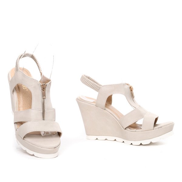 Beżowe sandały na koturnie Dagna- Obuwie