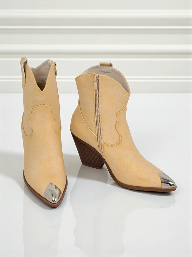 Ženski kavbojski gležnarji s peto in okrasno konico Glacier Fang