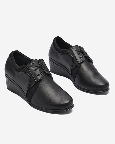 OUTLET Čierne dámske poltopánky na podpätku so šnurovaním Cteria - Obuv