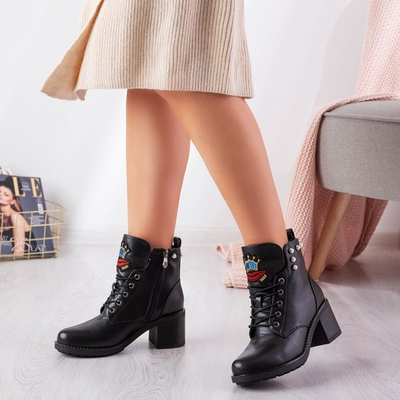 Černé boty na horním sloupku s náplastmi Nevadinas - Obuv 1