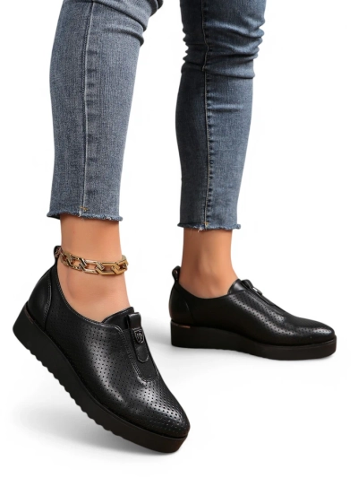 Royalfashion Dámske slip-on dierované topánky Goffies