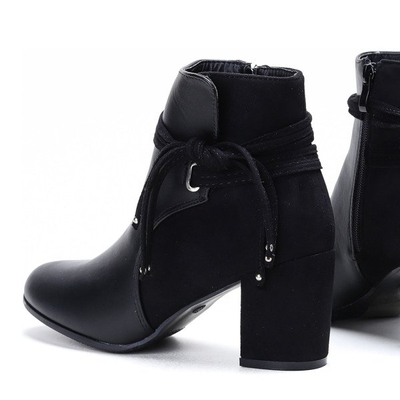 Czarne botki na słupku Frida - Obuwie