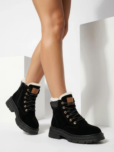 Royalfashion Dámske zateplené trapperské čižmy v čiernej farbe Radoras