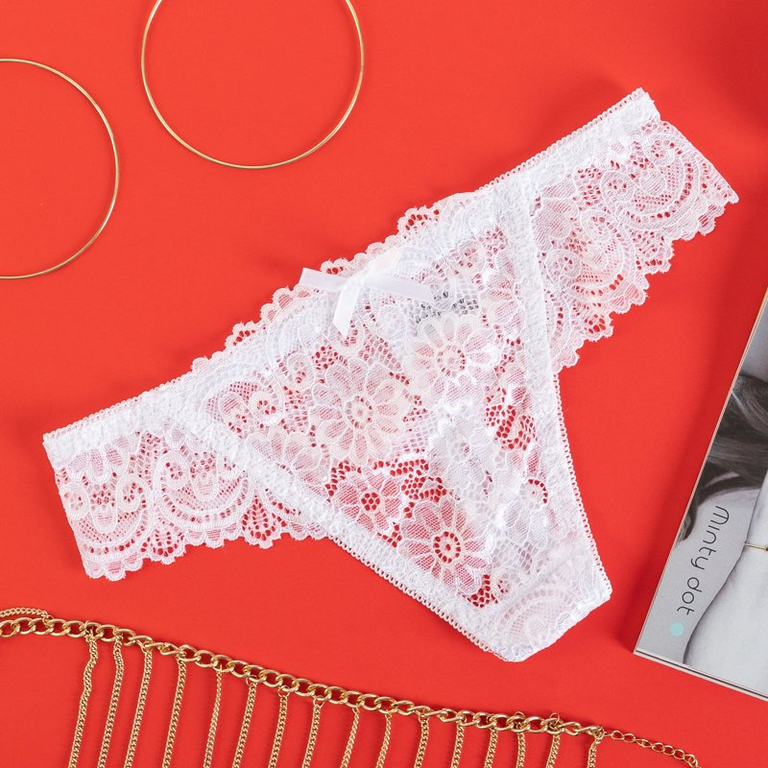 Biele čipkované dámske tangá - Spodná bielizeň