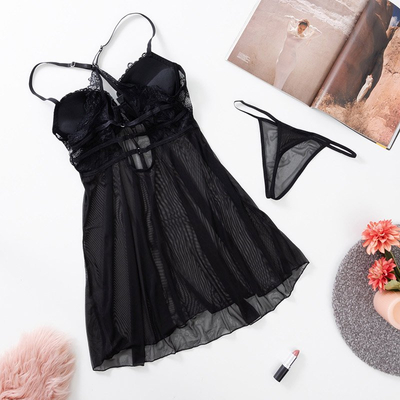 Dámske čierne spodničky s čipkou - spodná bielizeň