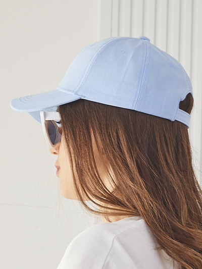 Royalfashion Baseballová šiltovka s nášivkou žmurkajúceho králika