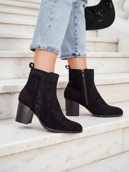 Dámske členkové topánky na opätku Venotto