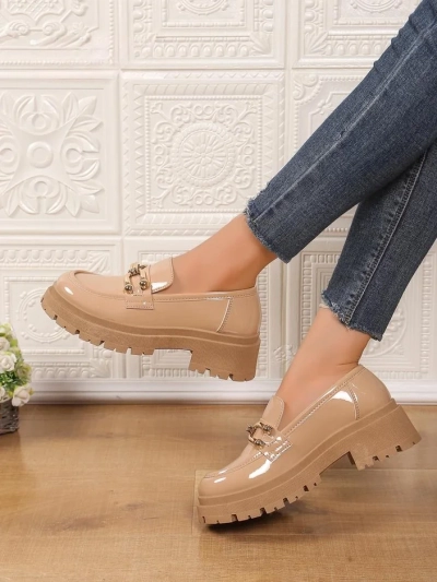 Royalfashion Dámske patentné kožené loafers Arieda