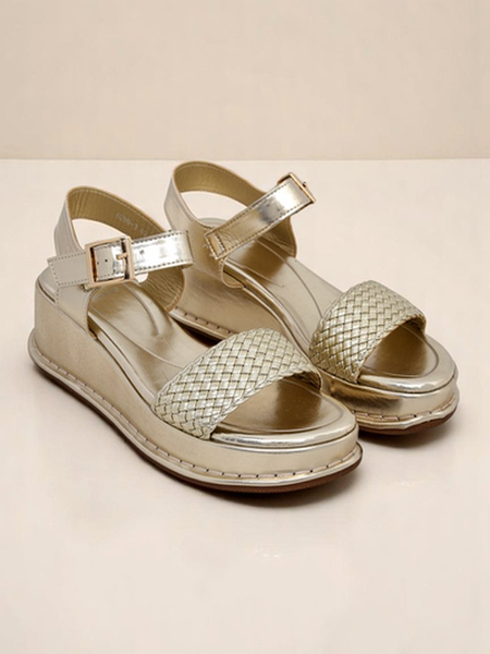 Royalfashion Dámske sandále na klinovom opätku s prepletaným remienkom Fiolle