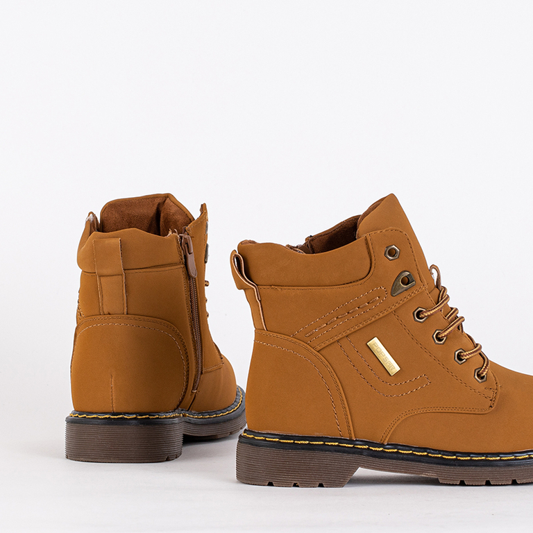 Svetlohnedé teplé dámske čižmy značky Kentiro - Shoes