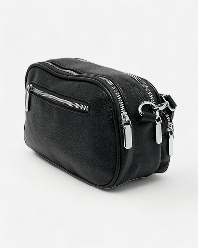 Royalfashion Dámska malá kabelka čiernej farby s nápisom