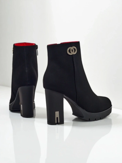 Ženski gležnarji iz mat eko usnja s peto Olivane