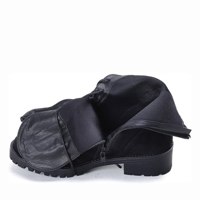 Czarne workery z ćwiekami Mai- Obuwie