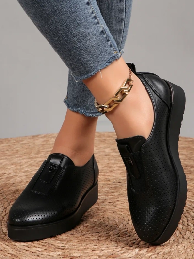 Royalfashion Dámske slip-on dierované topánky Goffies