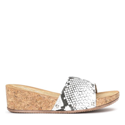 Černobílé žabky na nízkém klínu napodobujícím hadí kůži Gala - obuv