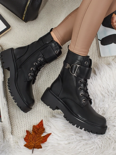 Ženski gležnarji v stilu delavskih škornjev Sorevine