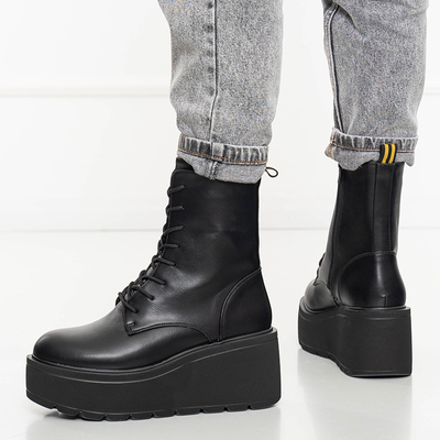 OUTLET Čierne čižmy na platforme Jeanne - Obuv