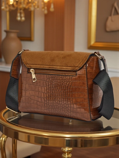 Majhna ženska torbica iz eko usnja z reliefom Narelle