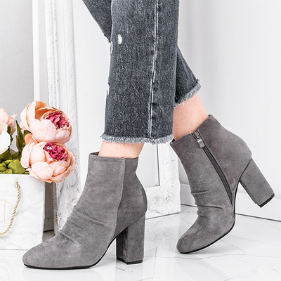 Szare botki z marszczeniem na słupku Ruby - Obuwie