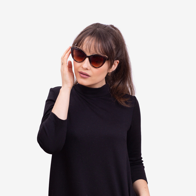 Hnedé dámske slnečné okuliare s kovovým ornamentom - doplnky