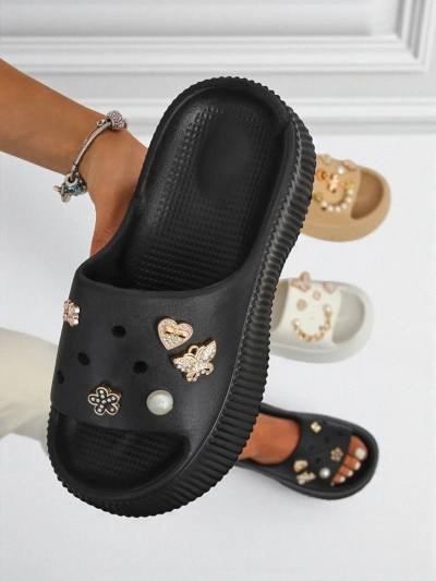Royalfashion Dámske gumové šľapky so zdobením Slash Glam