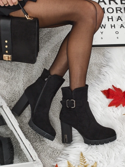 Ženski gležnarji iz eko semiša s peto Liravie