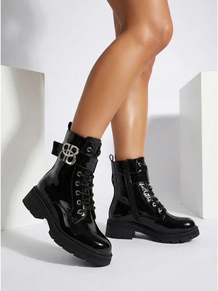 Lakirani ženski gležnarji iz eko usnja Veuli