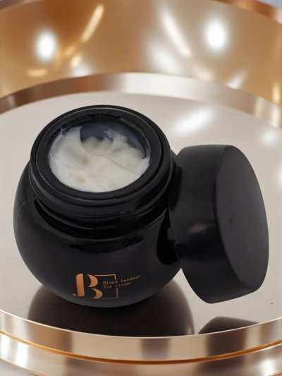 Luxelux Black Bandage Proti-staranja krema za okrog oči