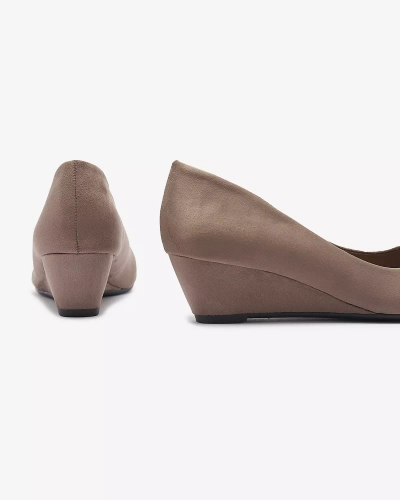 OUTLET Royalfashion Klasické dámske lodičky z eko-semišu v khaki farbe Jiwita