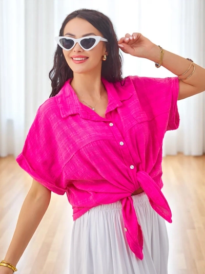 Royalfashion Bavlnená dámska košeľa s embosovaním a krátkymi rukávmi