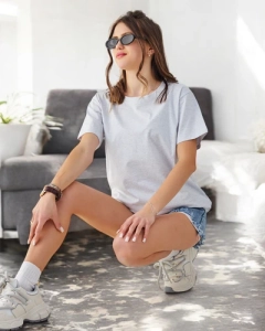 Svetlosivá