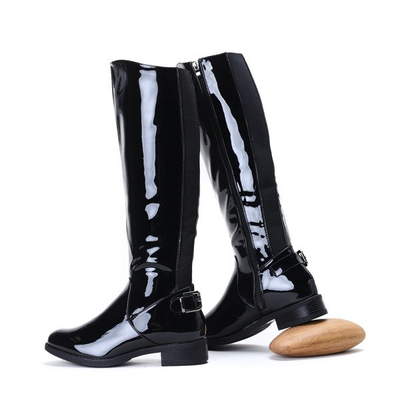 Czarne kozaki lakierowane Regina - Obuwie