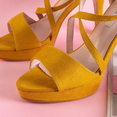 Dámske horčicové sandále na vysokom podpätku Clovbene - Obuv