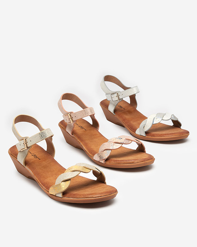 Zlaté dámske sandále s holografickými vložkami Neluna - Topánky